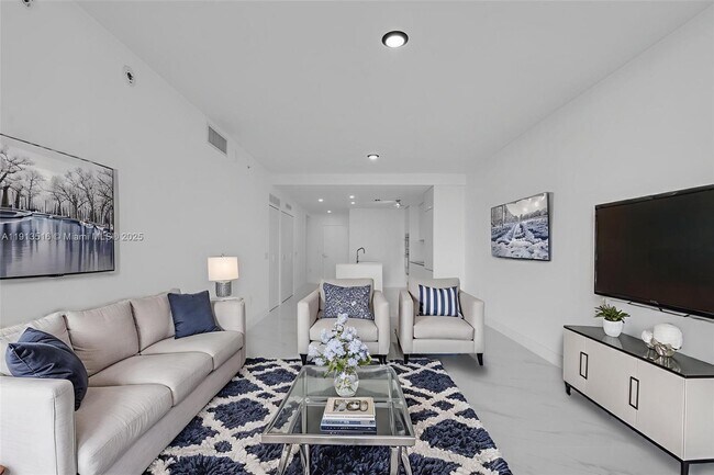 Building Photo - 700 NE 24th St