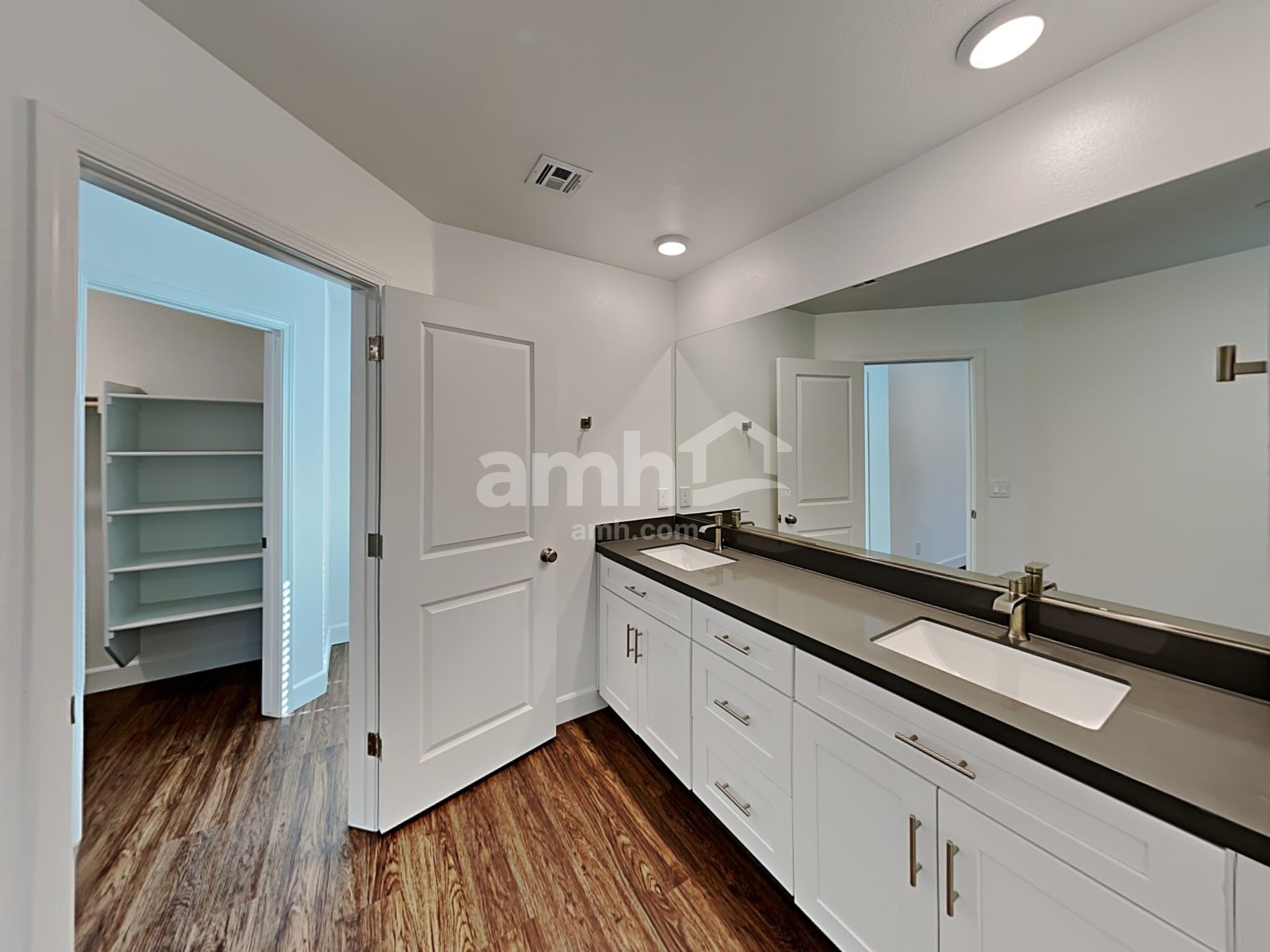 Building Photo - 3376 Blodwen St