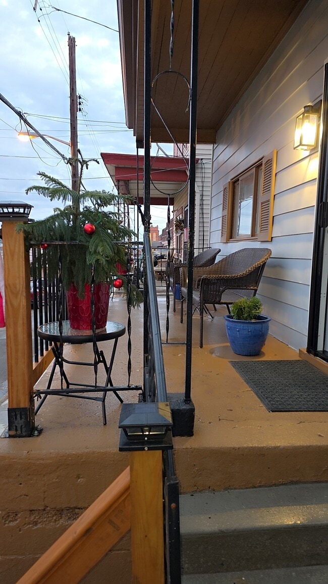 Building Photo - 811 Excelsior St