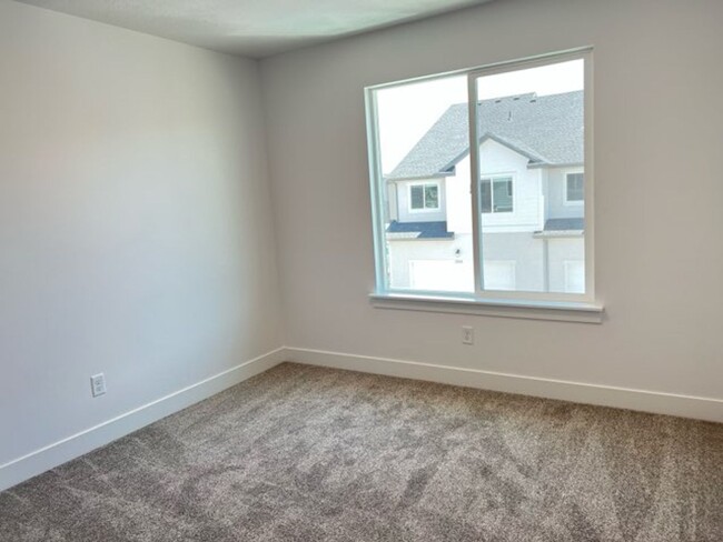 Building Photo - FIRST MONTH'S RENT OFF- Beautiful Brand Ne...