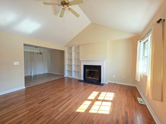 Building Photo - 1405 Bantry Ln