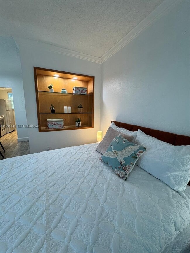 Building Photo - 740 11th St