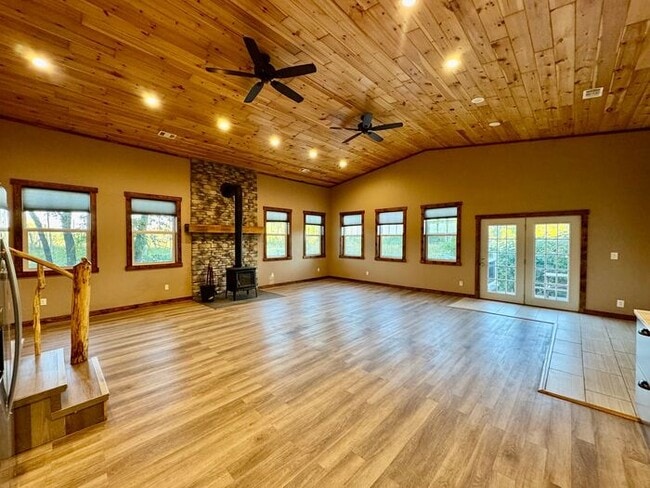 Building Photo - 3 bedroom home, Dowagiac Creek Waterfront,...