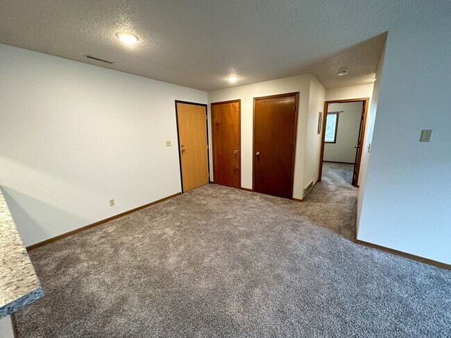 Interior Photo - 1217 Delaware