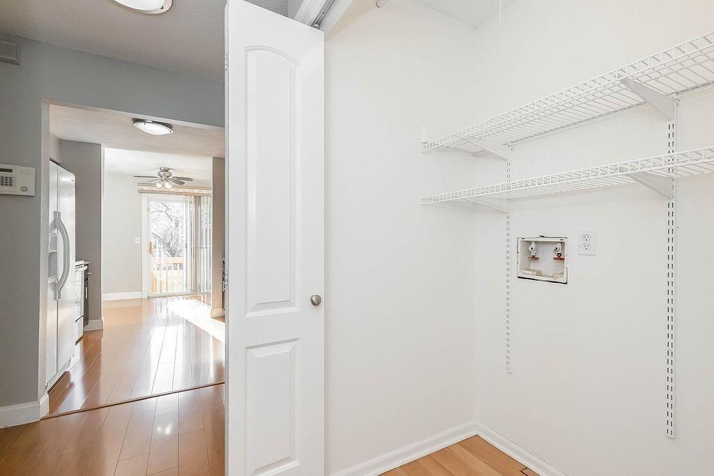 Building Photo - 1425 Martway Cir