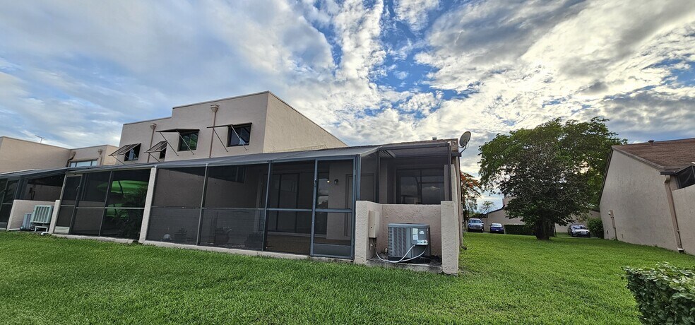 Building Photo - 1189 NW 122nd Ter