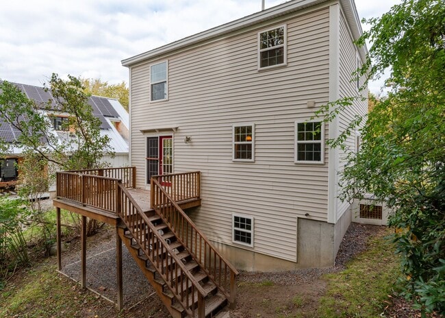 Building Photo - Charming 3BR/ 1.5BA South Portland Residence