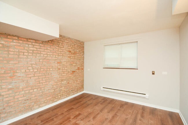 Building Photo - 4878 N Magnolia Ave