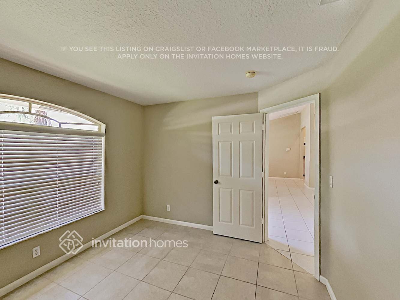 Building Photo - 13750 Lilac Pl
