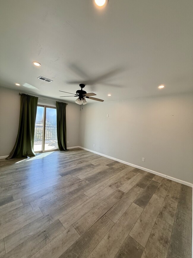 Building Photo - 121 W Branch St