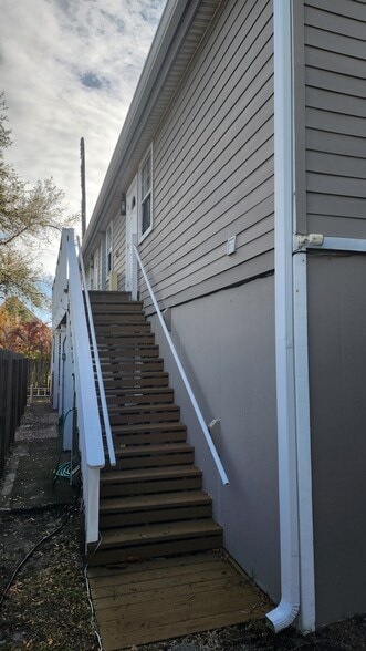 Building Photo - 803 Indian River Dr