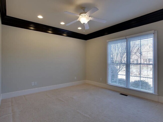 Building Photo - Coming soon! One level living in Franklin-Willow Springs