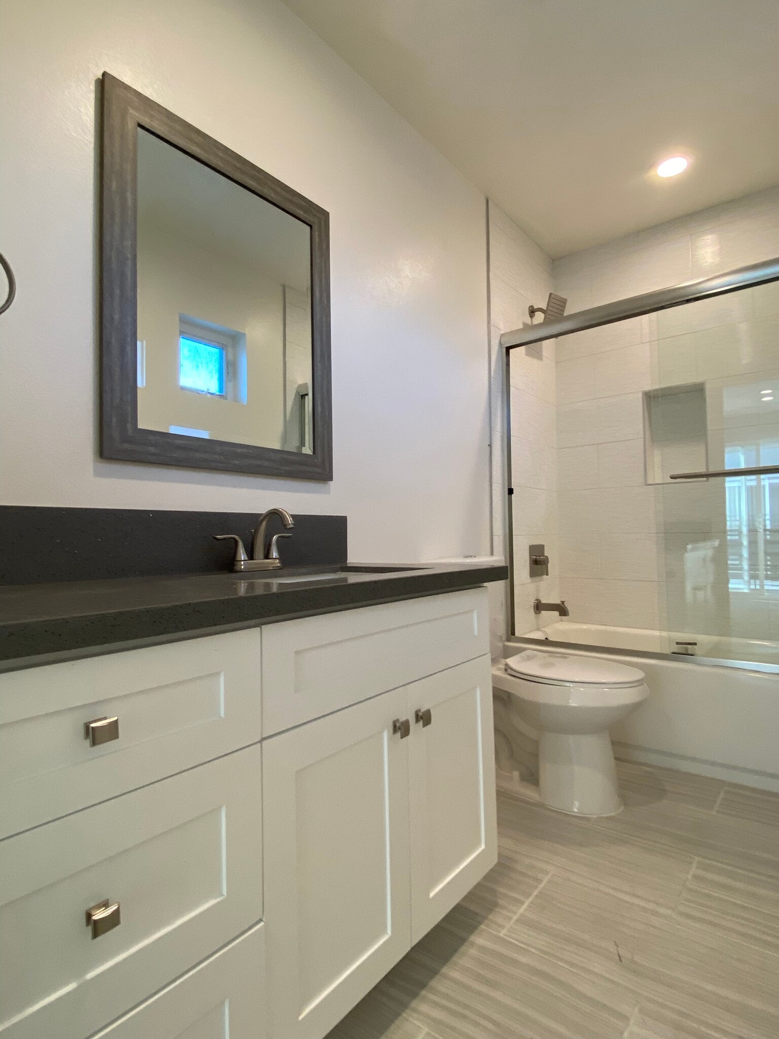 Building Photo - 5544 Romaine St