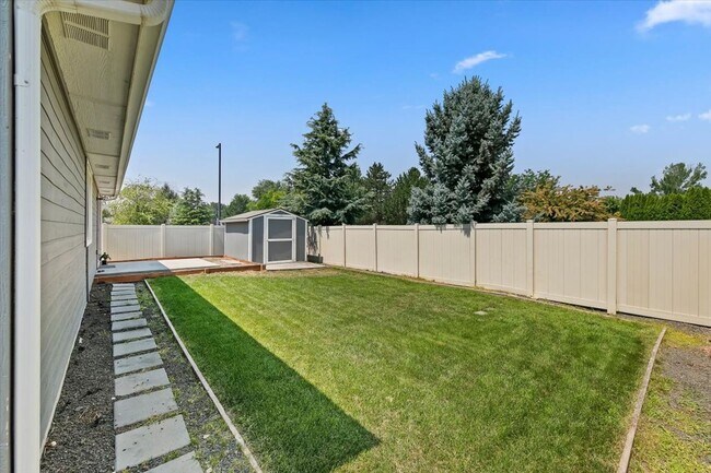 Building Photo - Charming 3-Bedroom Home with Fenced Yard in the Heart of Meridian
