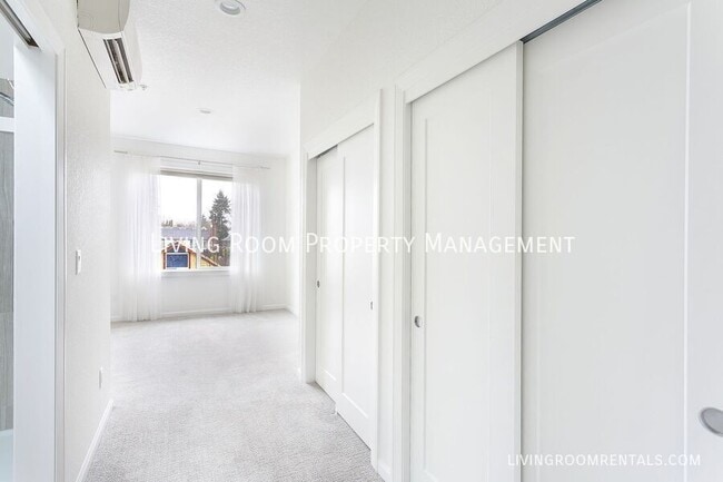 Building Photo - 314 N Ivy St