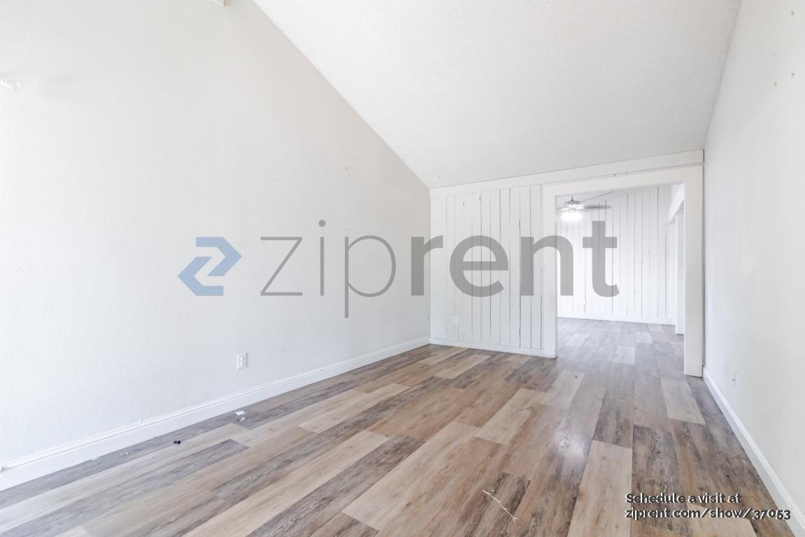Building Photo - 8001 Zenith Dr