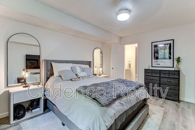 Building Photo - 4609 McClelland Dr