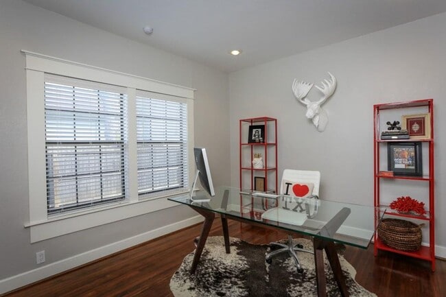 Building Photo - Newly Updated 3-Bedroom House in the Desir...