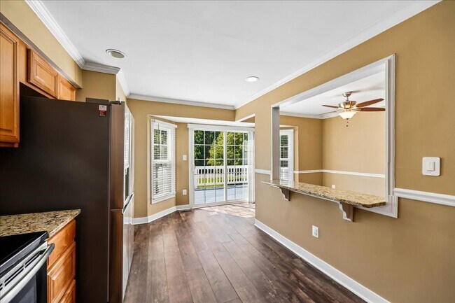 Building Photo - Luxury Townhome at Lake Linganore