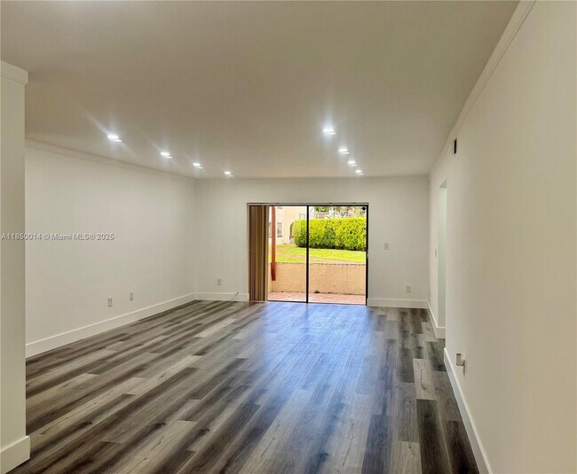 Building Photo - 8650 SW 149th Ave