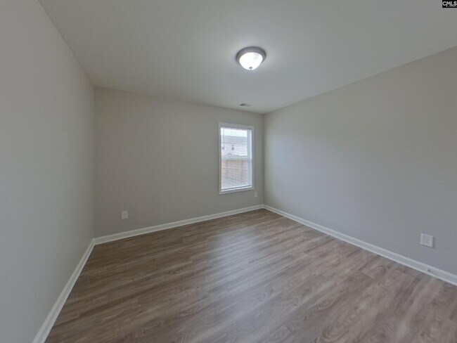 Building Photo - 333 Finch Ln