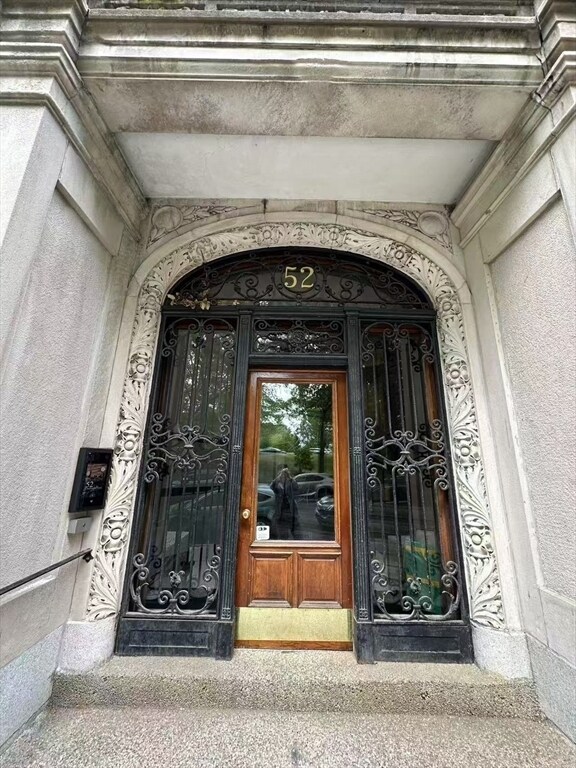 Building Photo - 52 Charlesgate E