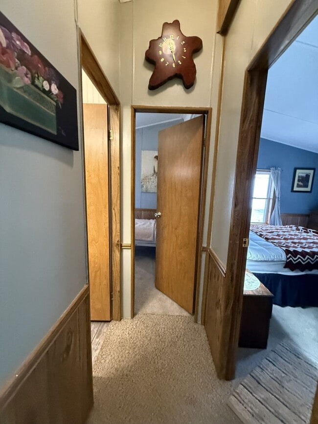 Building Photo - Rare Seasonal Frankfort Find-Fully Furnished!