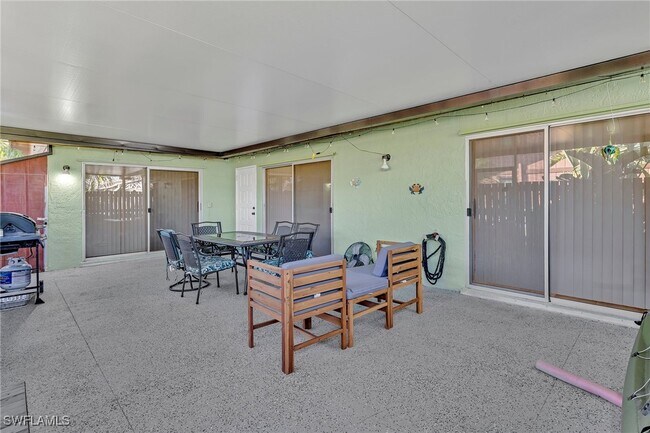 Building Photo - 15514 Crystal Lake Dr