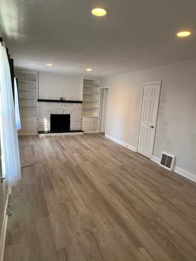 Building Photo - 3212 S Palmer St