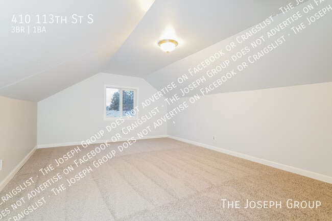 Building Photo - 410 113th St S