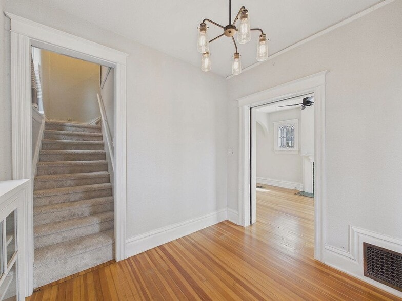 Building Photo - 2 Pennsylvania St