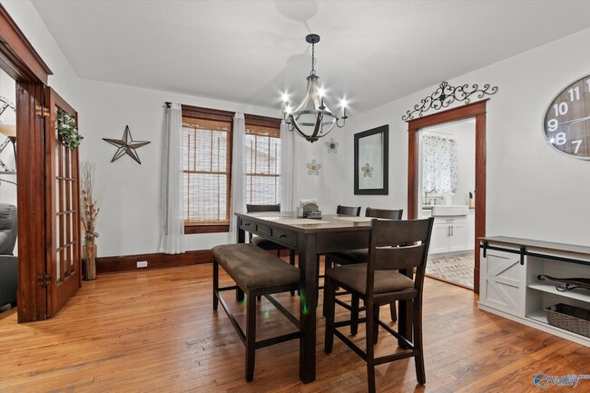 Building Photo - 603 Prospect Dr SE