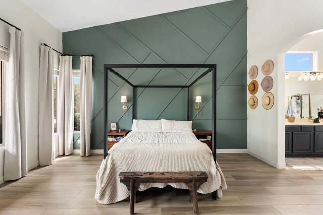 Building Photo - 5404 E Lonesome Trail