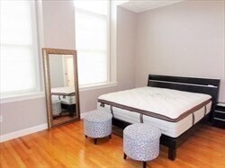 Building Photo - 215 Harvard St