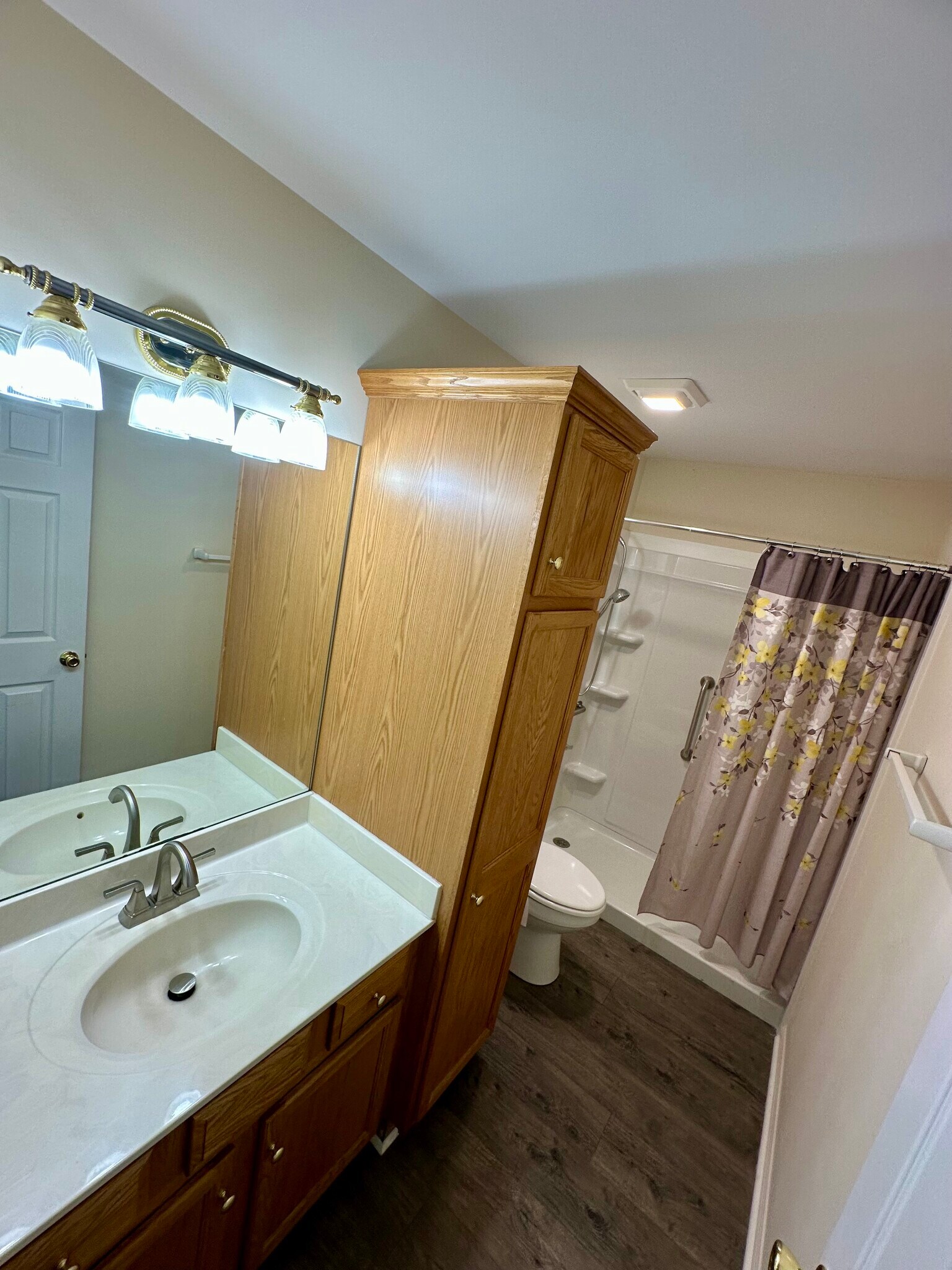 Building Photo - 1620 Ridgecrest Dr