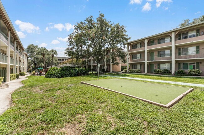 Building Photo - Newly Renovated ~ Ground Floor Condo in th...