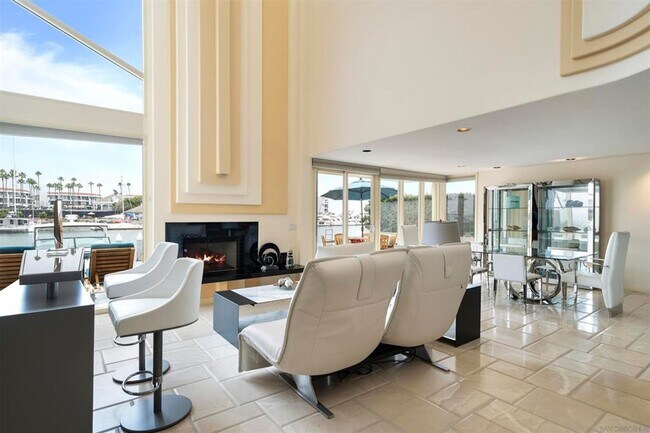 Building Photo - Large Custom Home on the Bay with Boat Dock