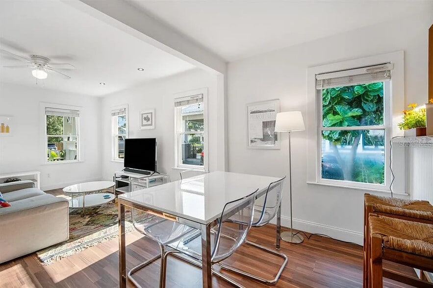 Building Photo - 212 W North Bay St