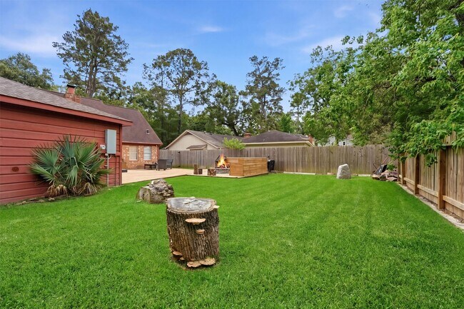 Building Photo - 2051 Shadow Rock Dr