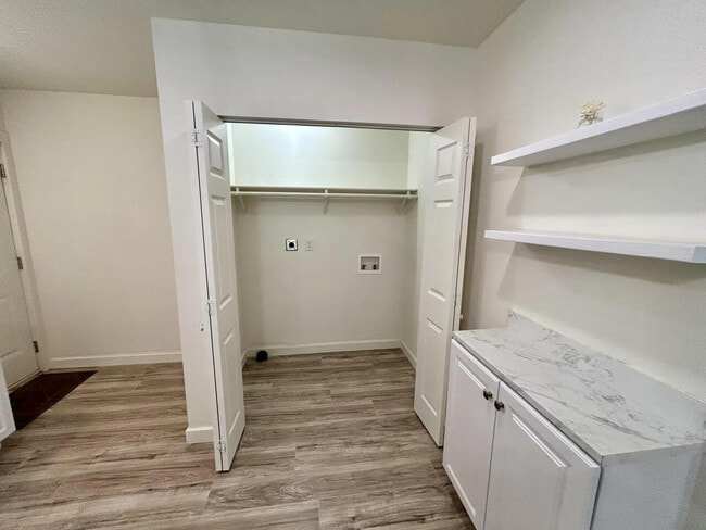 Building Photo - 2214 25th St