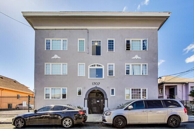Building Photo - 1707 36th Ave