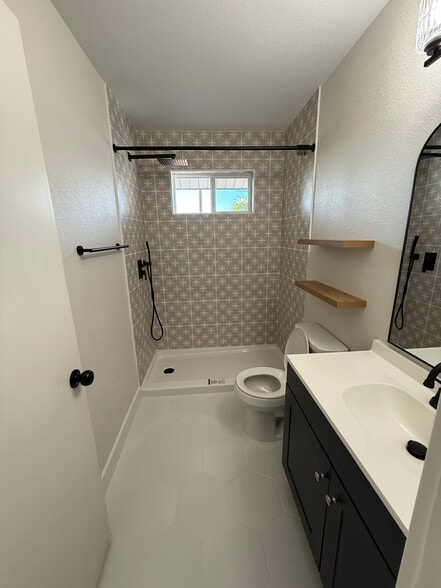 Building Photo - 10607 W El Rancho Dr