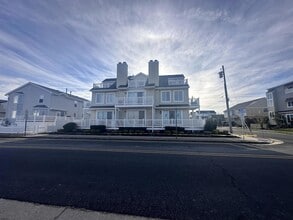 Building Photo - 227 N 36th Ave