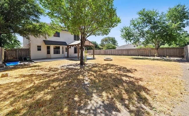 Building Photo - 2511 Jacqueline Dr