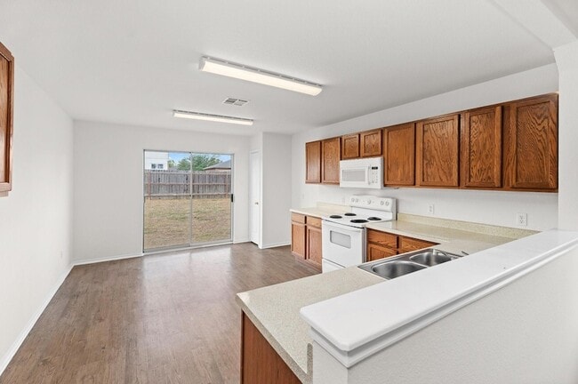 Building Photo - 203 Mesa Dr