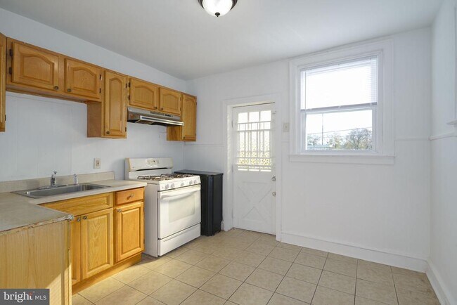 Primary Photo - 3027 W 9th St