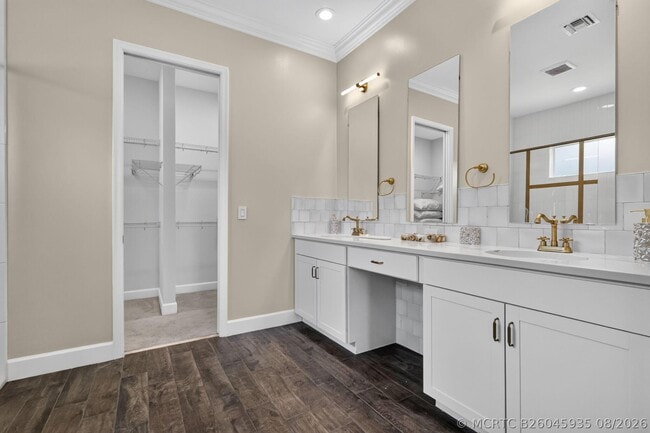 Building Photo - 15660 Goldfinch Cir