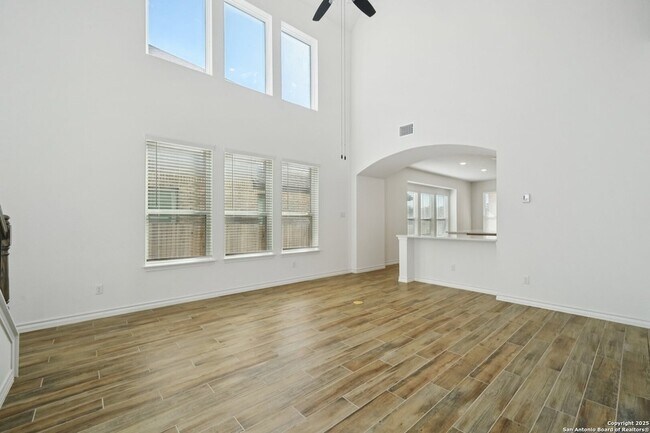 Building Photo - 10833 Coppola