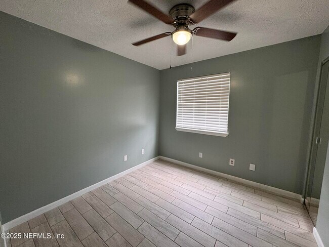 Building Photo - 3855 Mandarin Woods Dr S