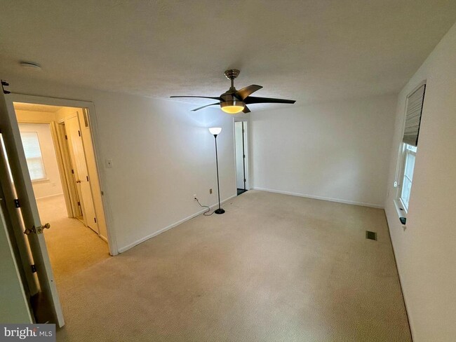 Building Photo - 9619 Glendower Ct